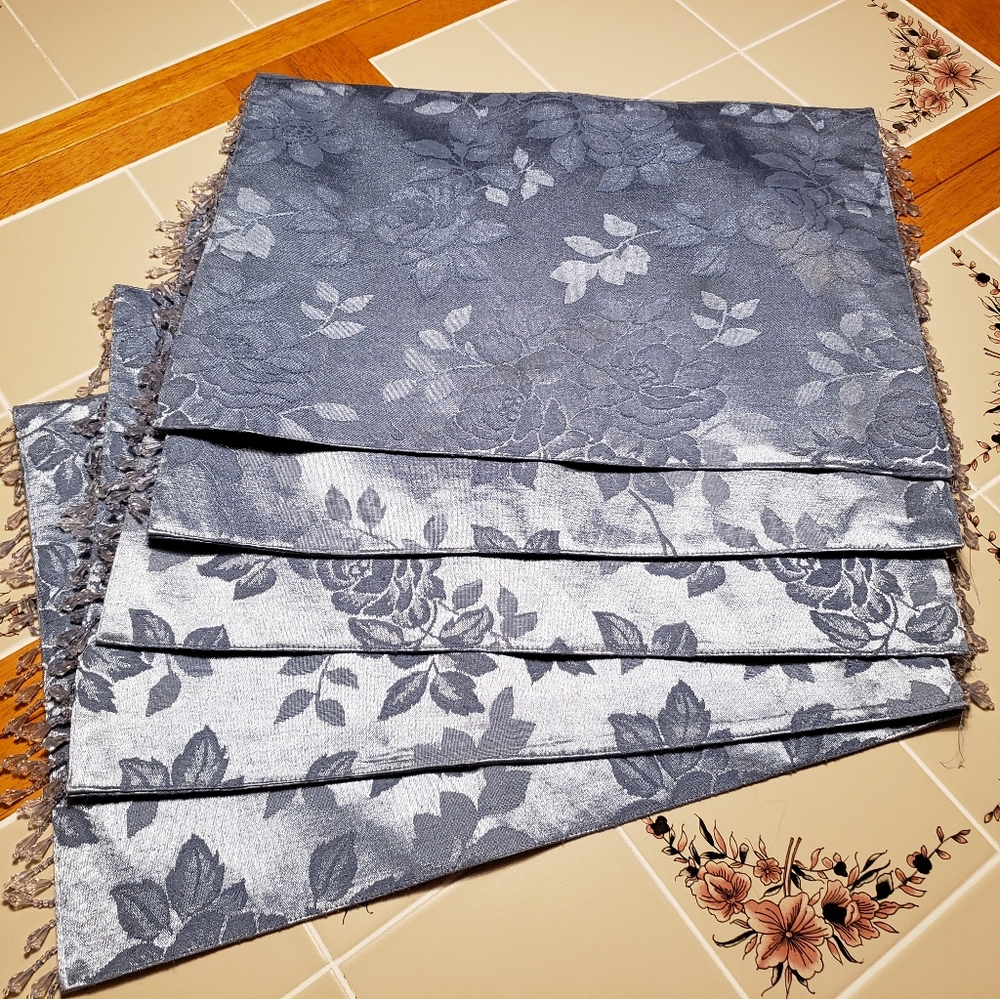 5 Beautiful  Placemats from Macy's